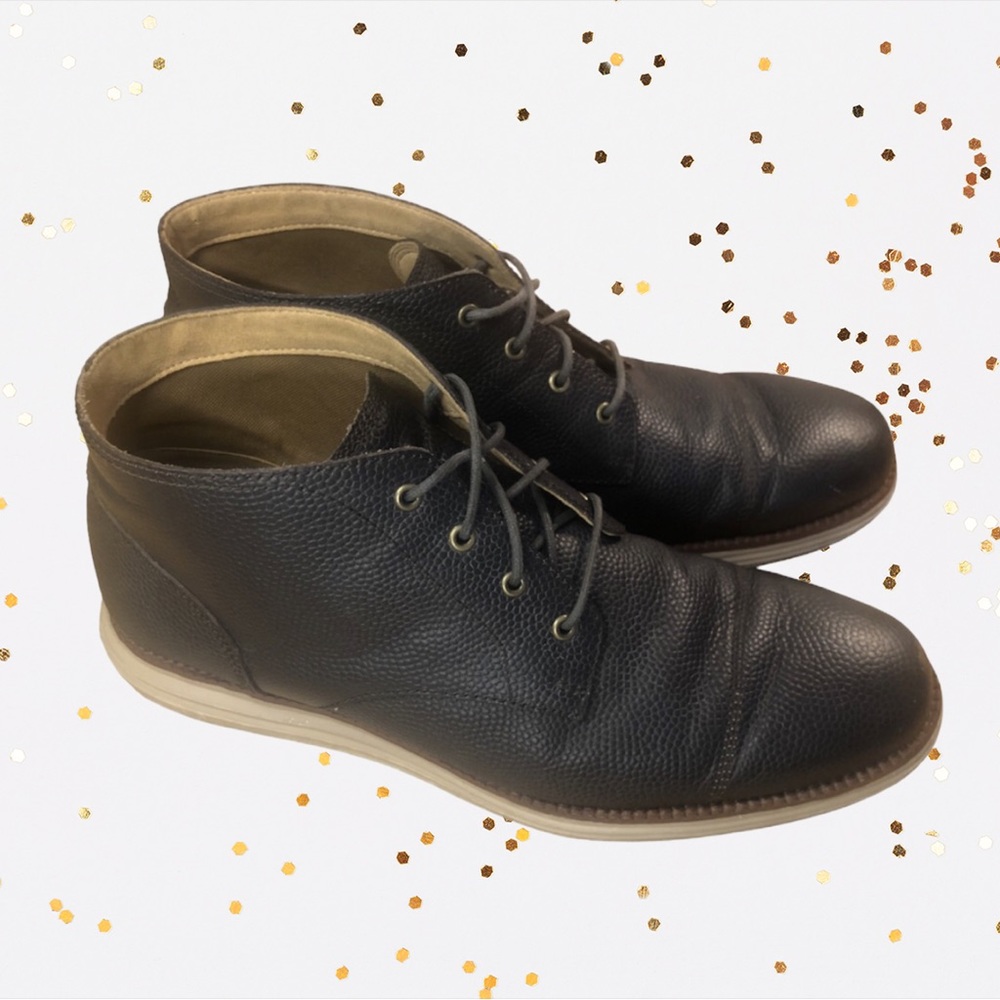 Cole Haan chukka boots 🥾